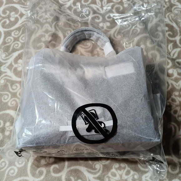 Michael Kors satchel. - Picture 3 of 13